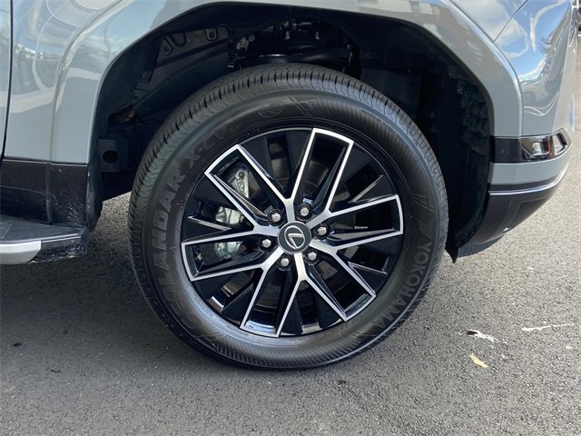 Used 2024 Lexus GX 550 image 11