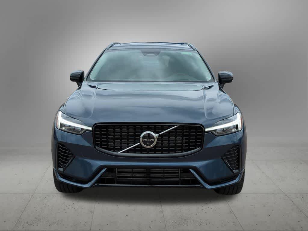 Certified 2024 Volvo XC60 T8 Ultimate w/ Protection Package Premier AWD/4WD image 9