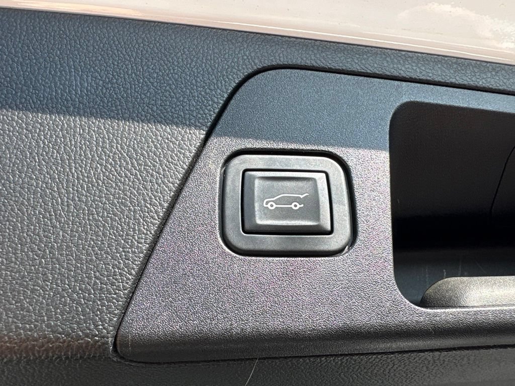 Used 2019 Buick Envision Essence AWD/4WD image 11