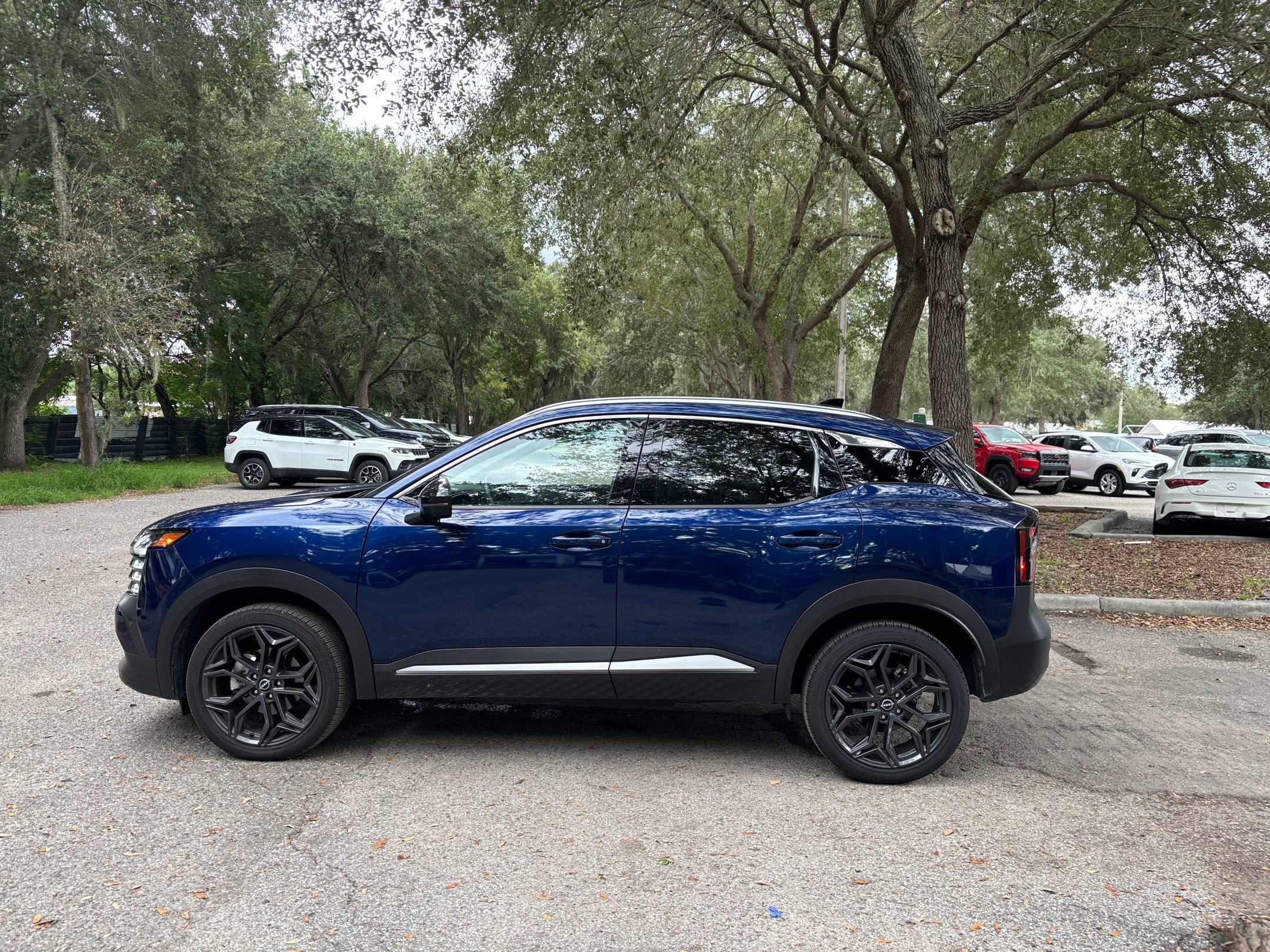 Used 2026 Nissan Kicks SR FWD image 18