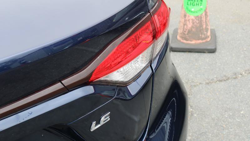 Used 2021 Toyota Corolla LE FWD image 9