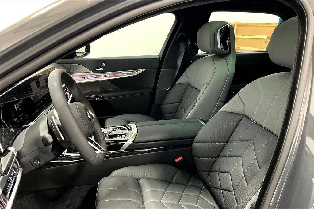 New 2026 BMW 740i RWD image 25
