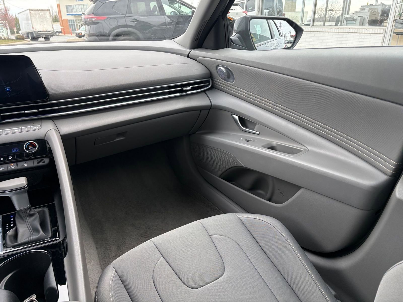 Used 2025 Hyundai Elantra SEL image 39