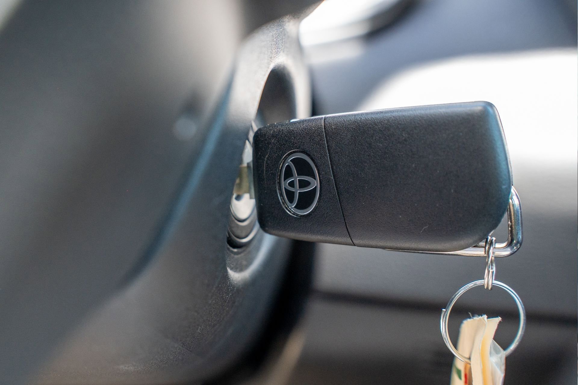 Used 2025 Toyota Corolla LE image 31