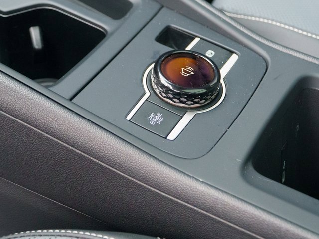 Used 2025 Volkswagen Tiguan SE w/ Panoramic Sunroof Package image 28