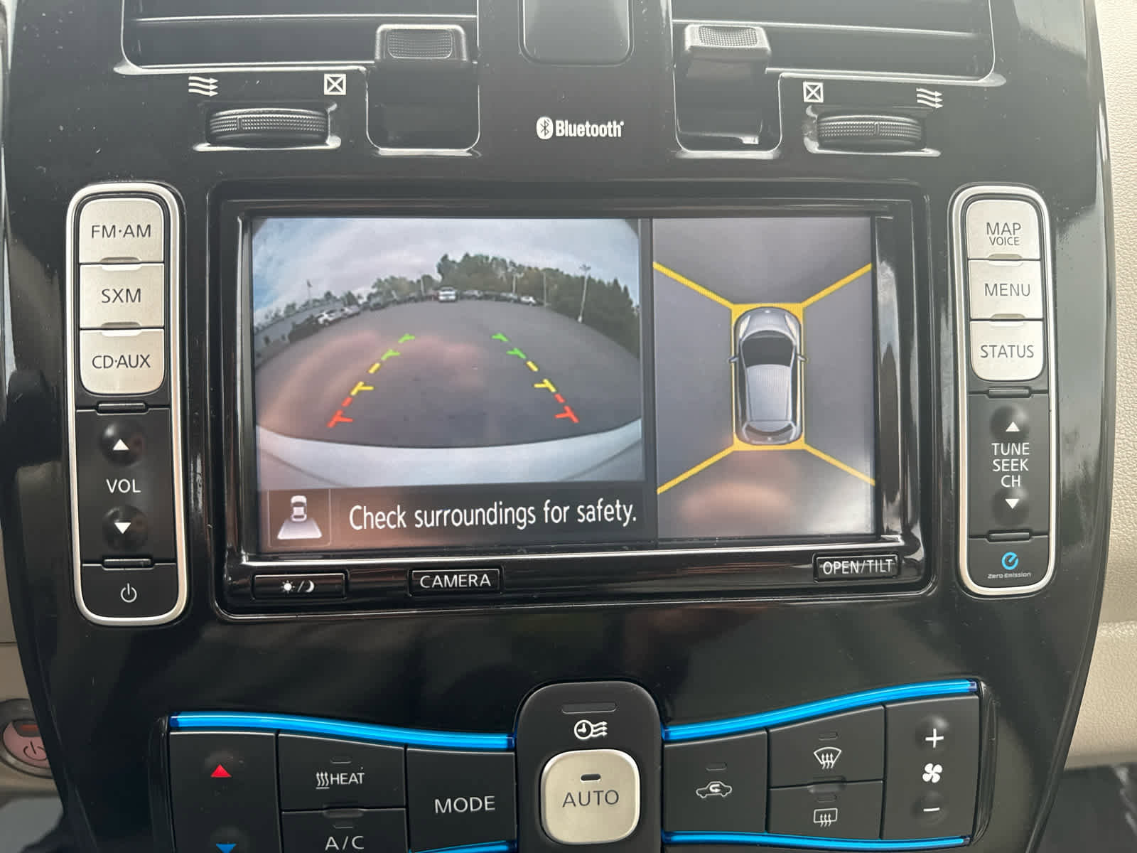 Used 2017 Nissan Leaf SV w/ Premium Package image 23