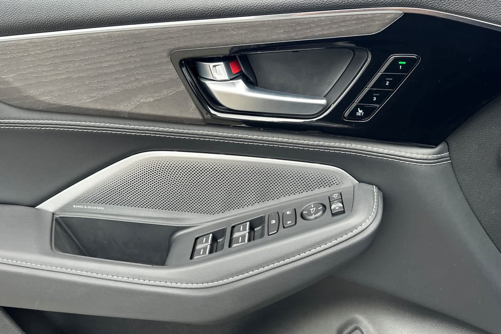 New 2026 Acura MDX w/ Advance Package AWD/4WD image 9