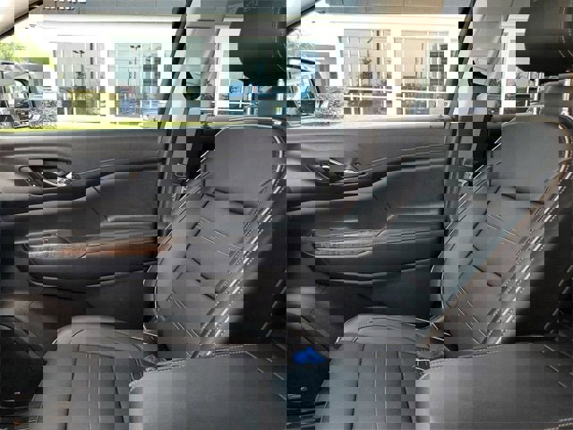 Used 2021 GMC Acadia Denali w/ Denali Technology Package image 33