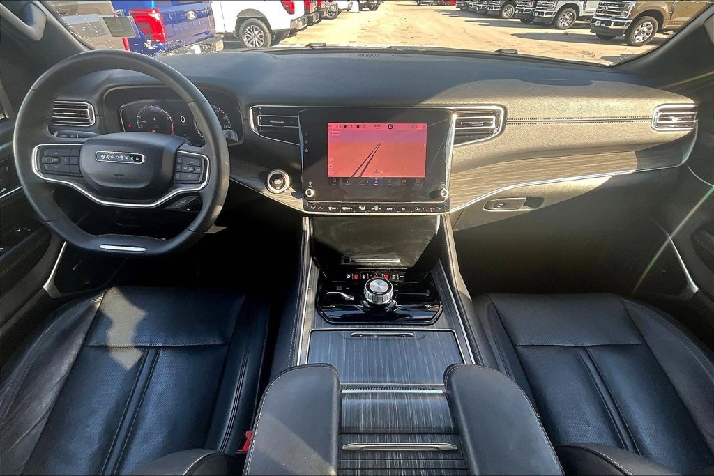 Used 2024 Jeep Wagoneer Series II AWD/4WD image 15