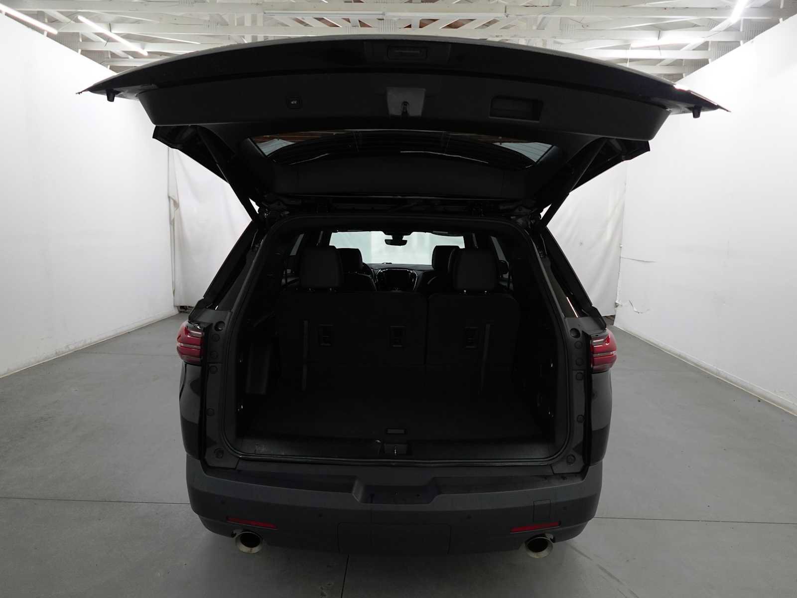 Used 2023 Chevrolet Traverse RS AWD/4WD image 33