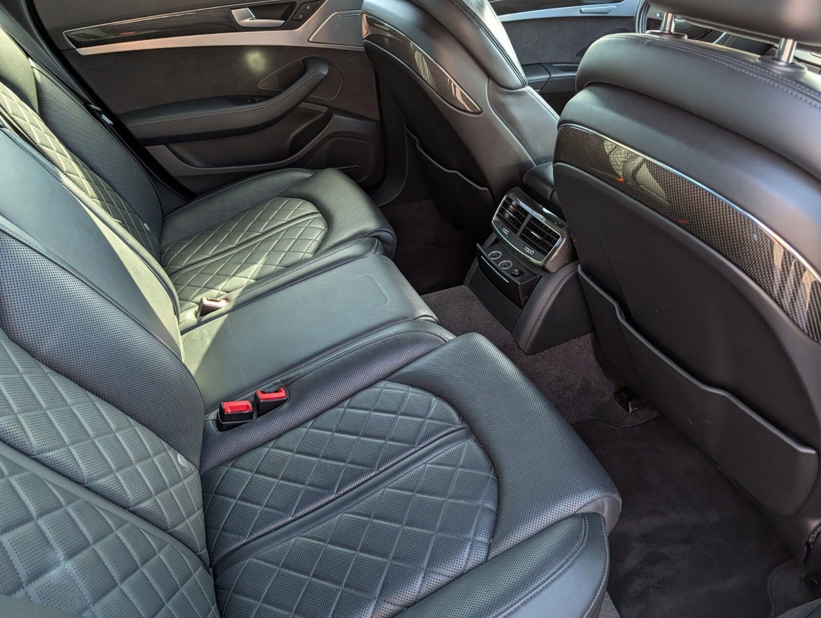 Used 2015 Audi S8 w/ S8 Cold Weather Package image 23