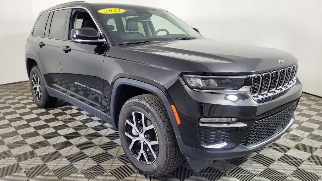 Used 2023 Jeep Grand Cherokee Limited image 1