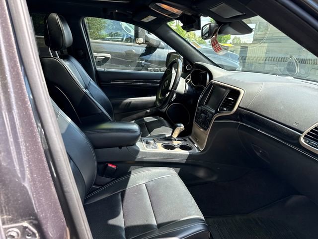 Used 2017 Jeep Grand Cherokee Overland w/ Jeep Active Safety Group AWD/4WD image 10