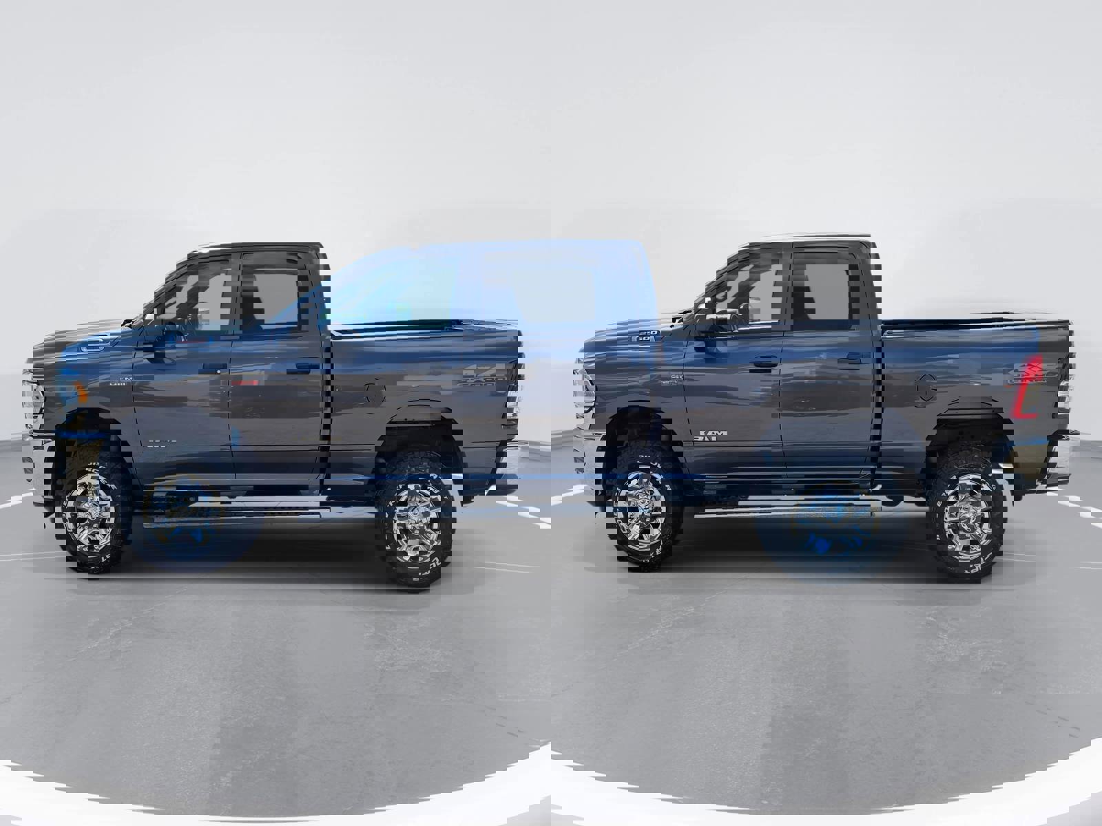 Used 2021 RAM 2500 Tradesman w/ Chrome Appearance Group image 8