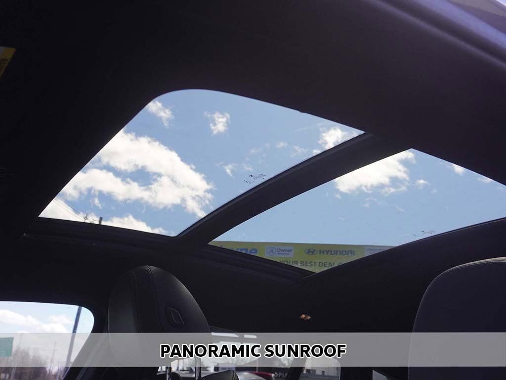 Used 2022 BMW X4 xDrive30i w/ M Sport Package image 4