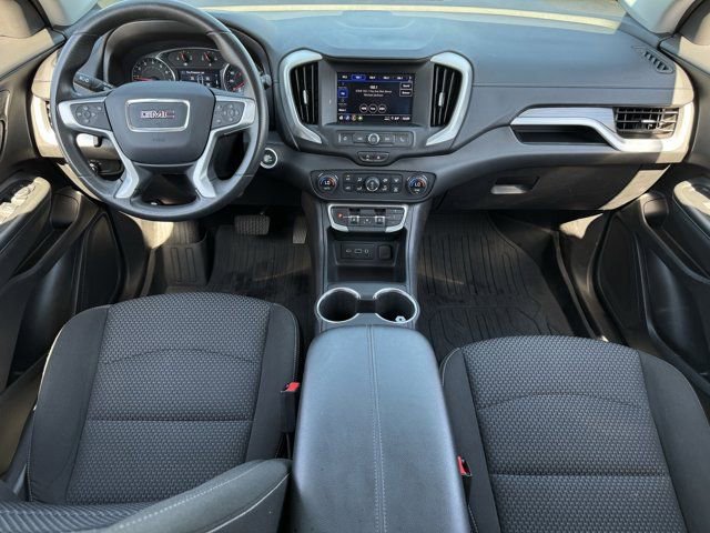 Used 2024 GMC Terrain SLE w/ Driver Convenience Package FWD image 11