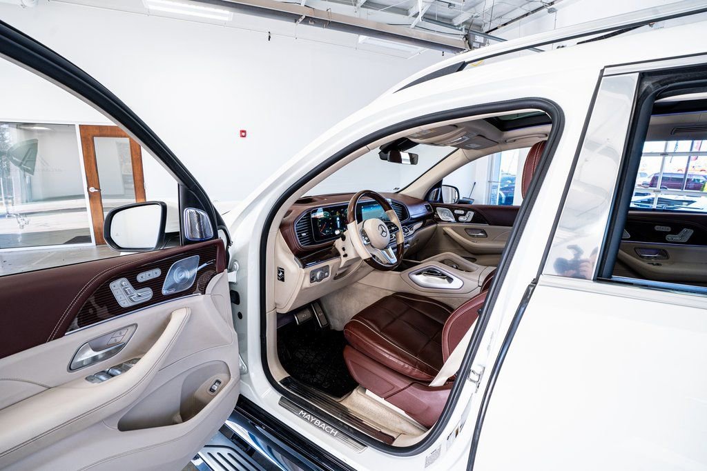 Used 2021 Mercedes-Benz Maybach GLS 600 4MATIC image 36