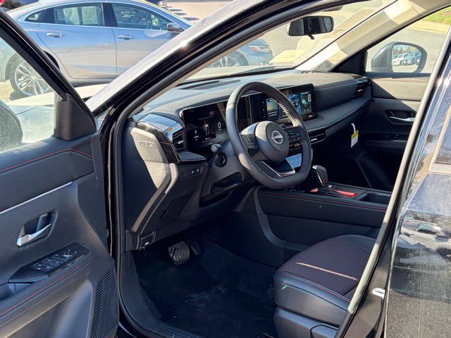 New 2026 Nissan Kicks SR FWD image 14