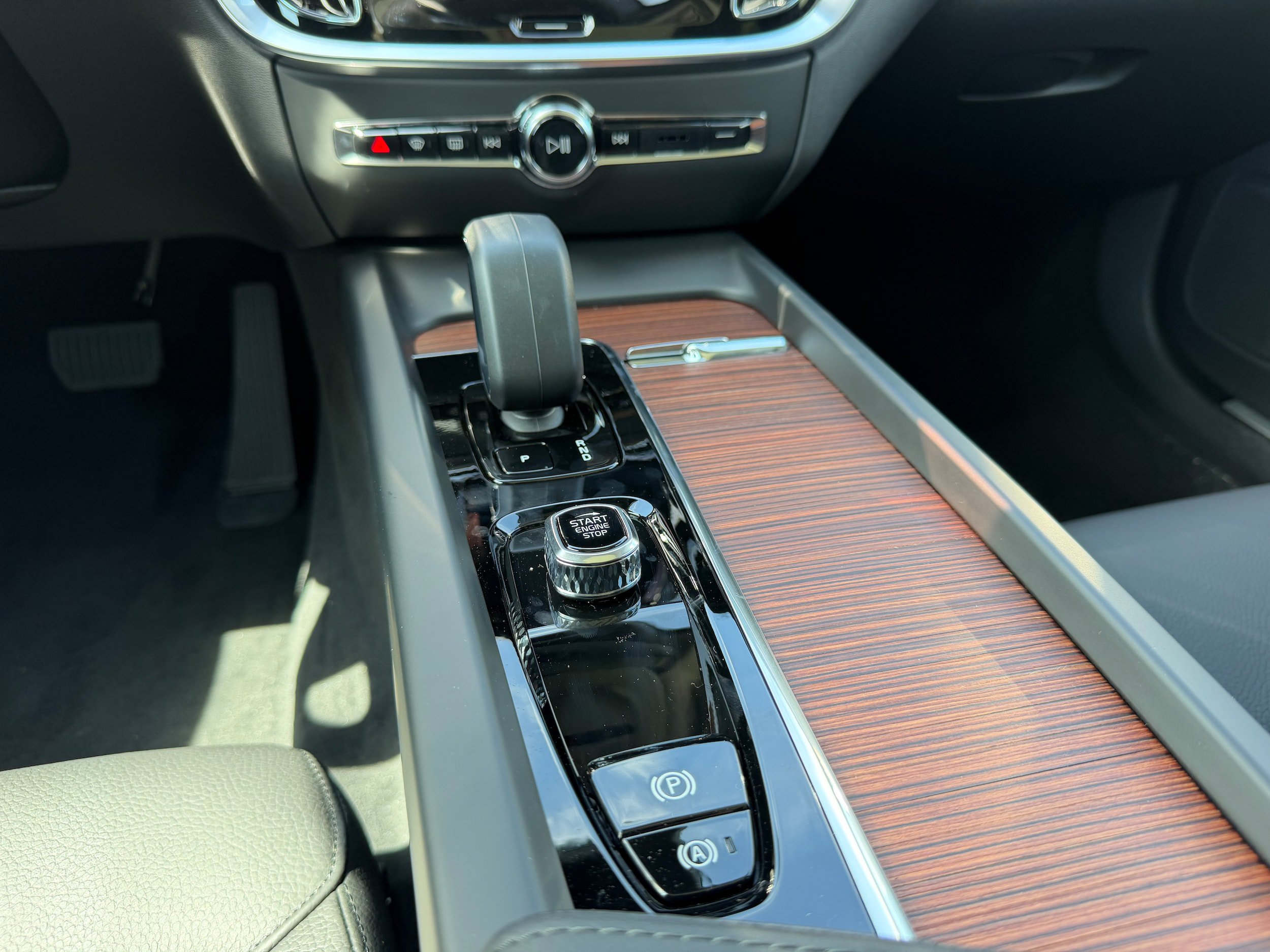 New 2026 Volvo V60 B5 Cross Country Plus w/ Climate Package AWD/4WD image 13
