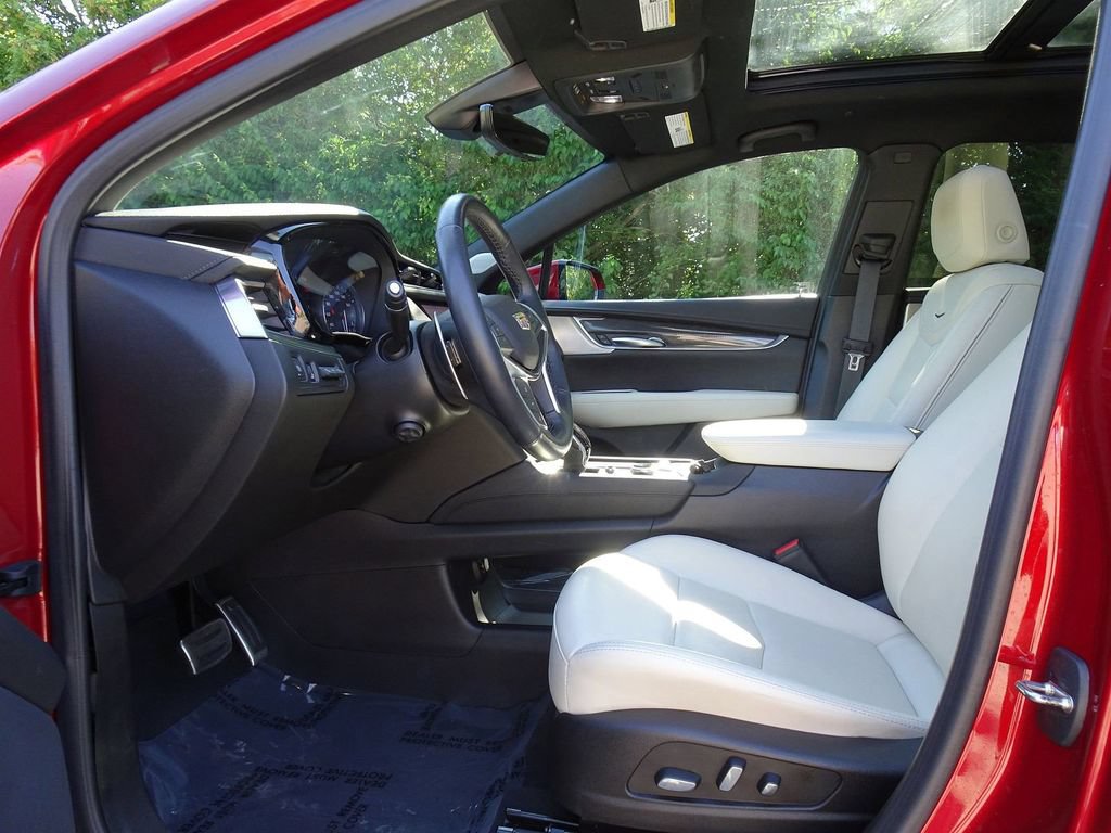 Certified 2023 Cadillac XT5 Sportv w/ Technology Package AWD/4WD image 7