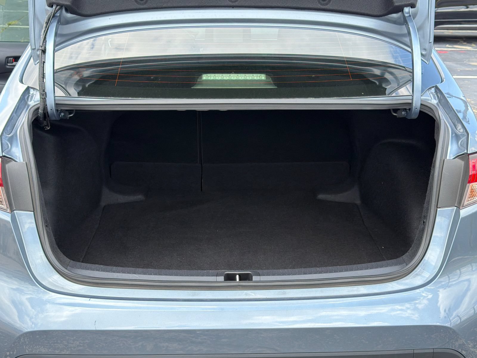 Used 2025 Toyota Corolla LE FWD image 20
