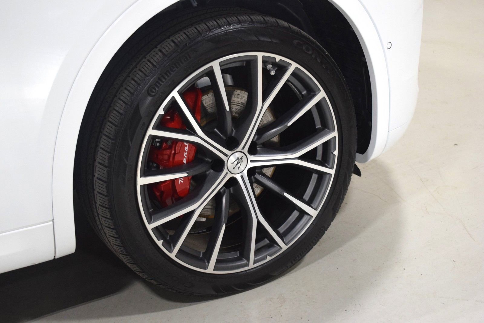Used 2023 Maserati Grecale Modena AWD/4WD image 17