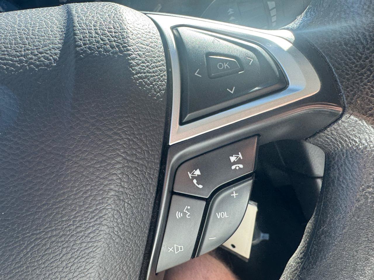 Used 2014 Ford Fusion SE FWD image 18