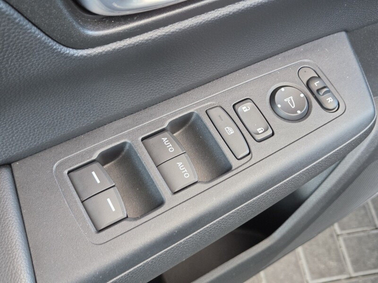 Used 2025 Honda CR-V EX image 24