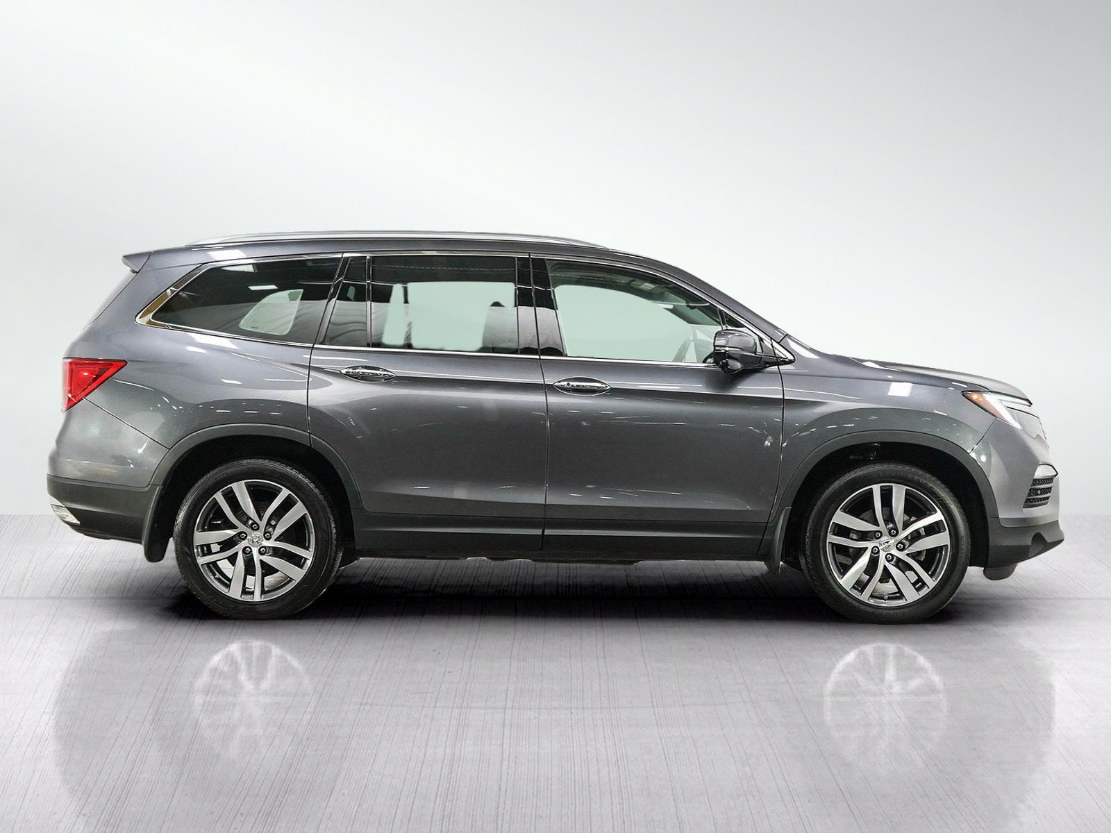 Used 2017 Honda Pilot Touring image 6