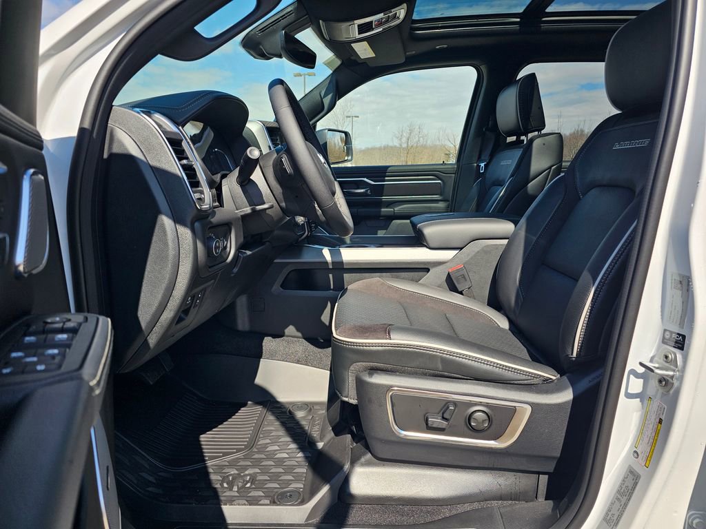 New 2026 RAM 1500 Laramie AWD/4WD image 17