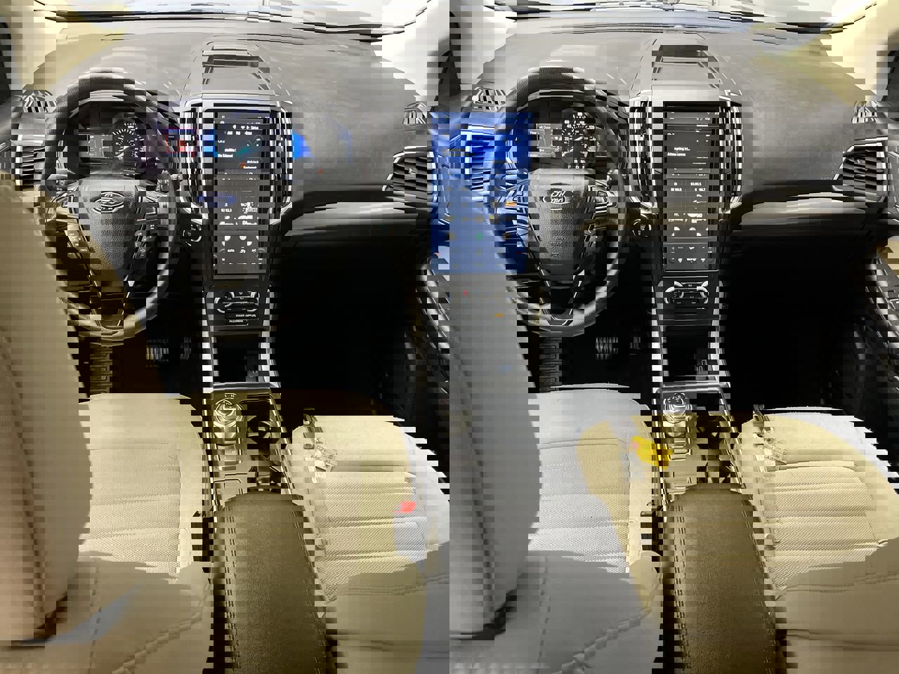 Used 2023 Ford Edge SE image 4