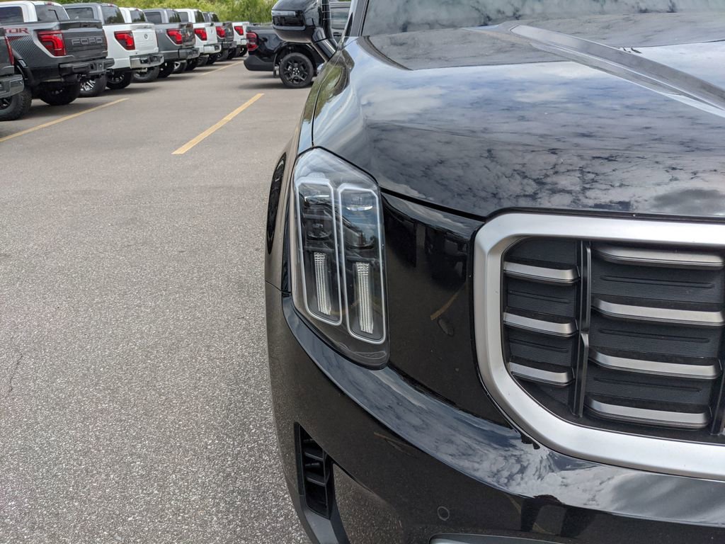 Used 2025 Kia Telluride SX w/ SX Captain's Chair Package image 11