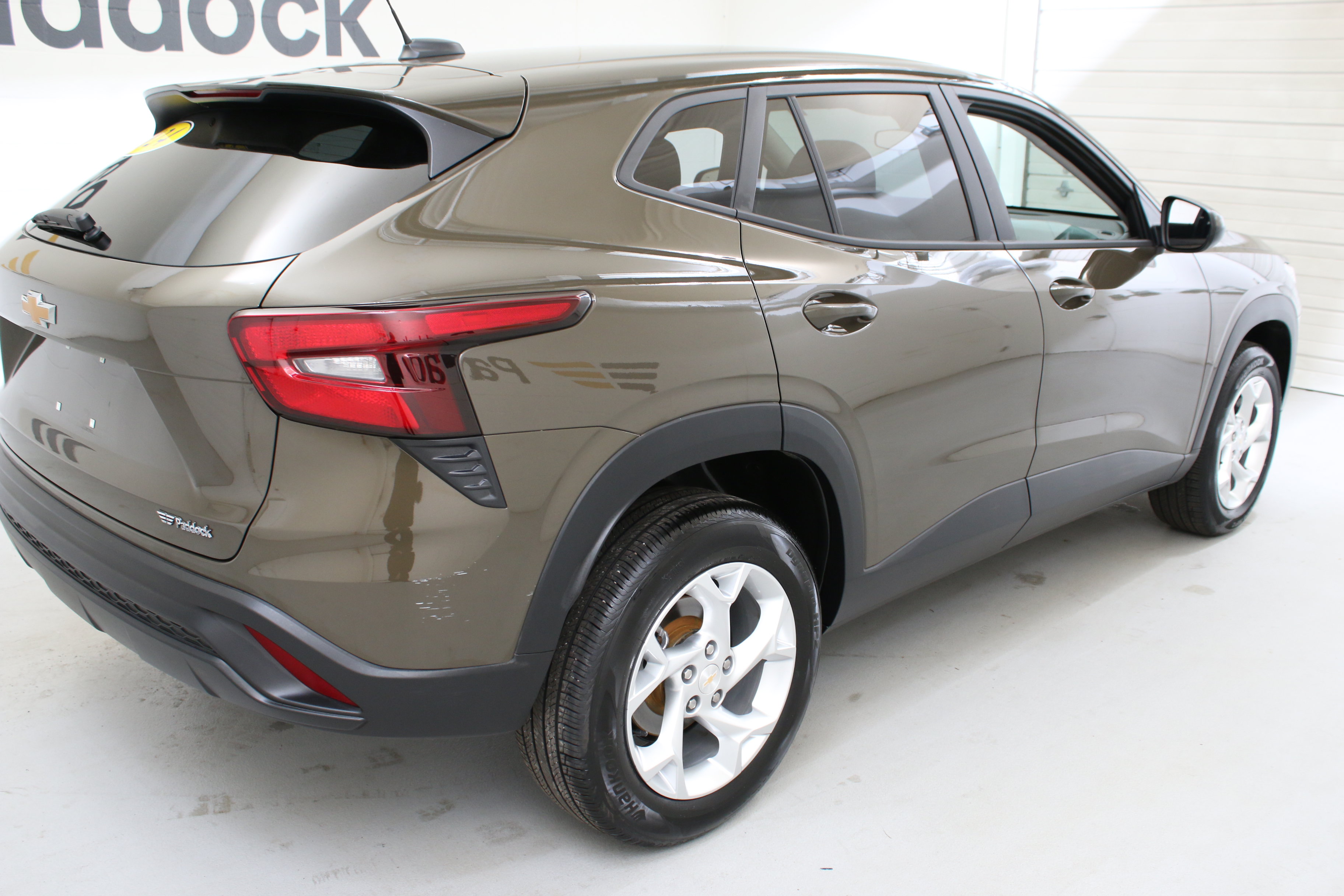 Used 2024 Chevrolet Trax LS w/ LS Convenience Package FWD image 8