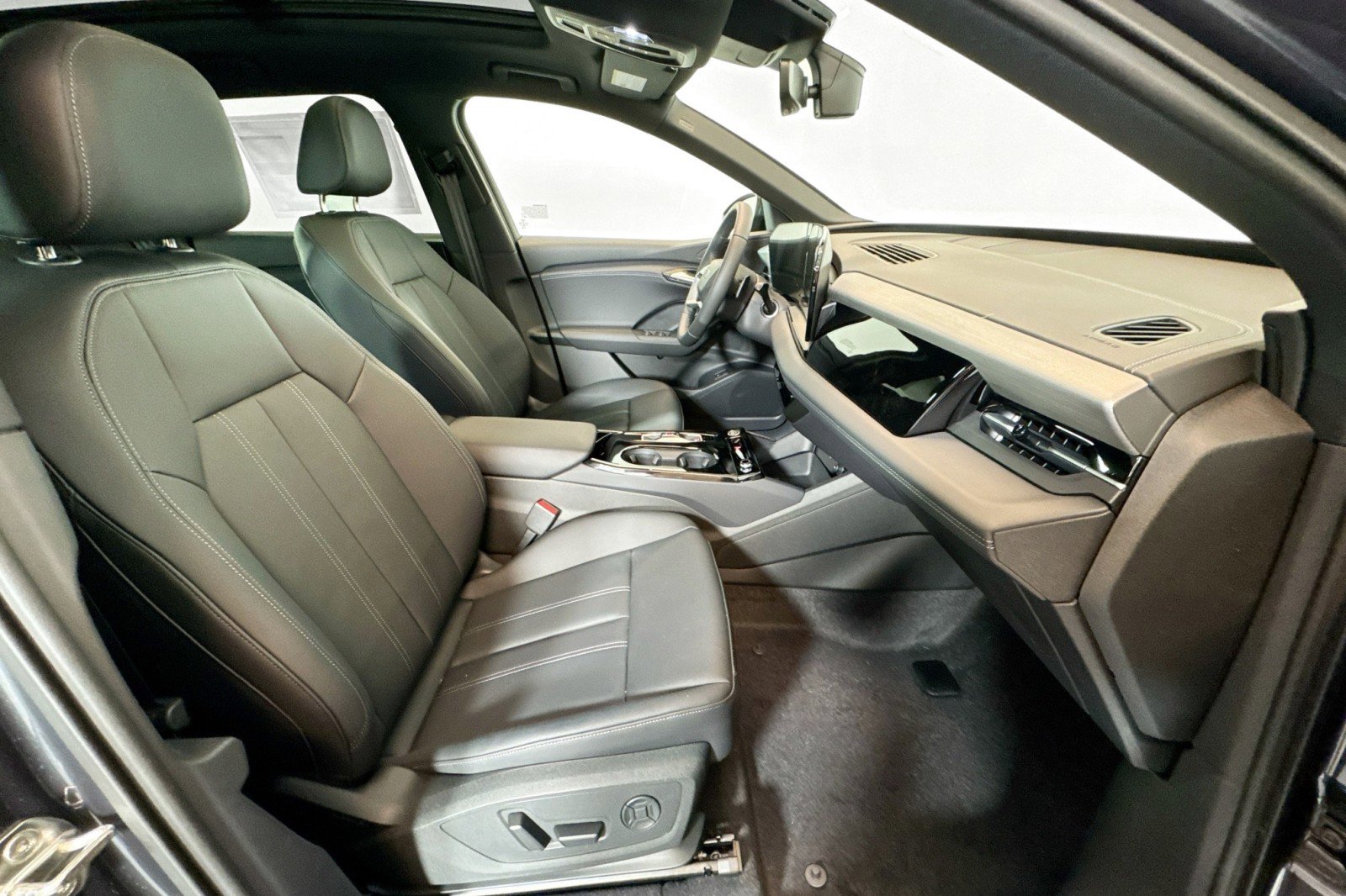 New 2027 Audi Q6 e-tron Premium image 27