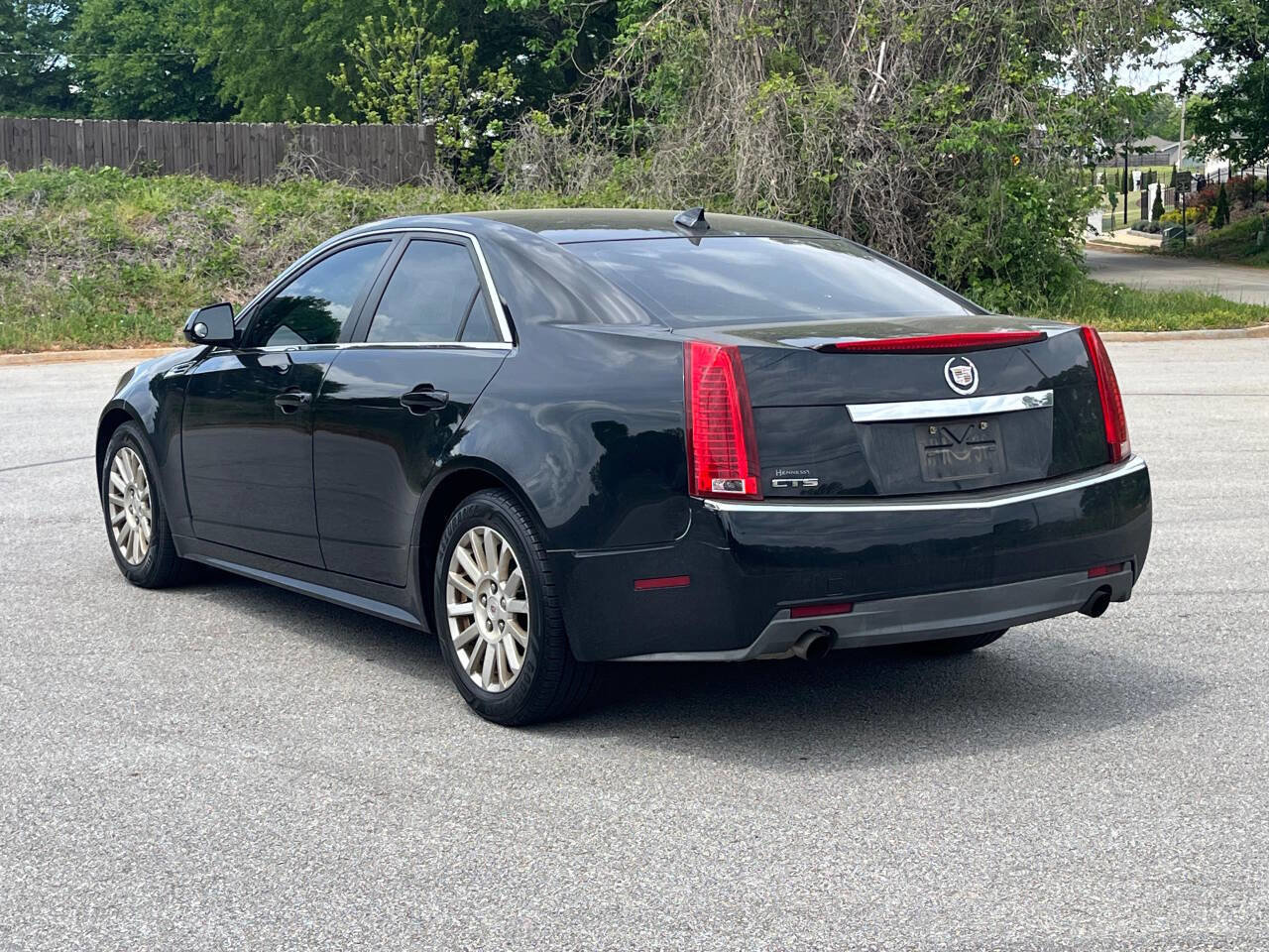Used 2010 Cadillac CTS Luxury RWD image 3