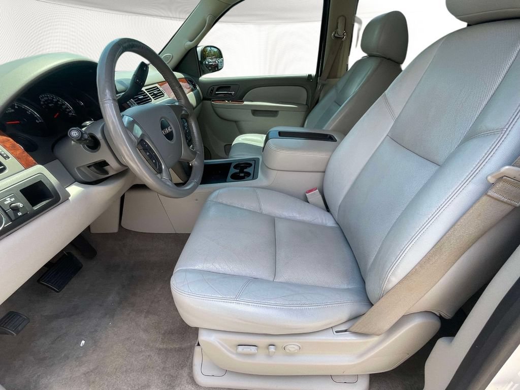 Used 2013 GMC Yukon SLT w/ SLT-2 Equipment Package RWD image 15