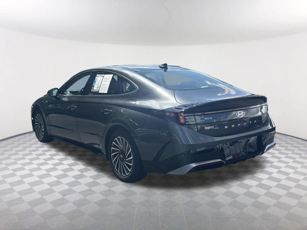 Used 2025 Hyundai Sonata Limited FWD image 6