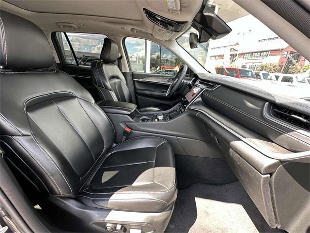 Used 2024 Jeep Grand Cherokee Limited image 41