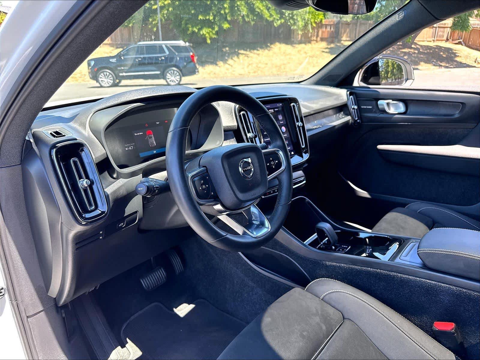 Used 2023 Volvo C40 P8 Recharge Ultimate AWD/4WD image 17
