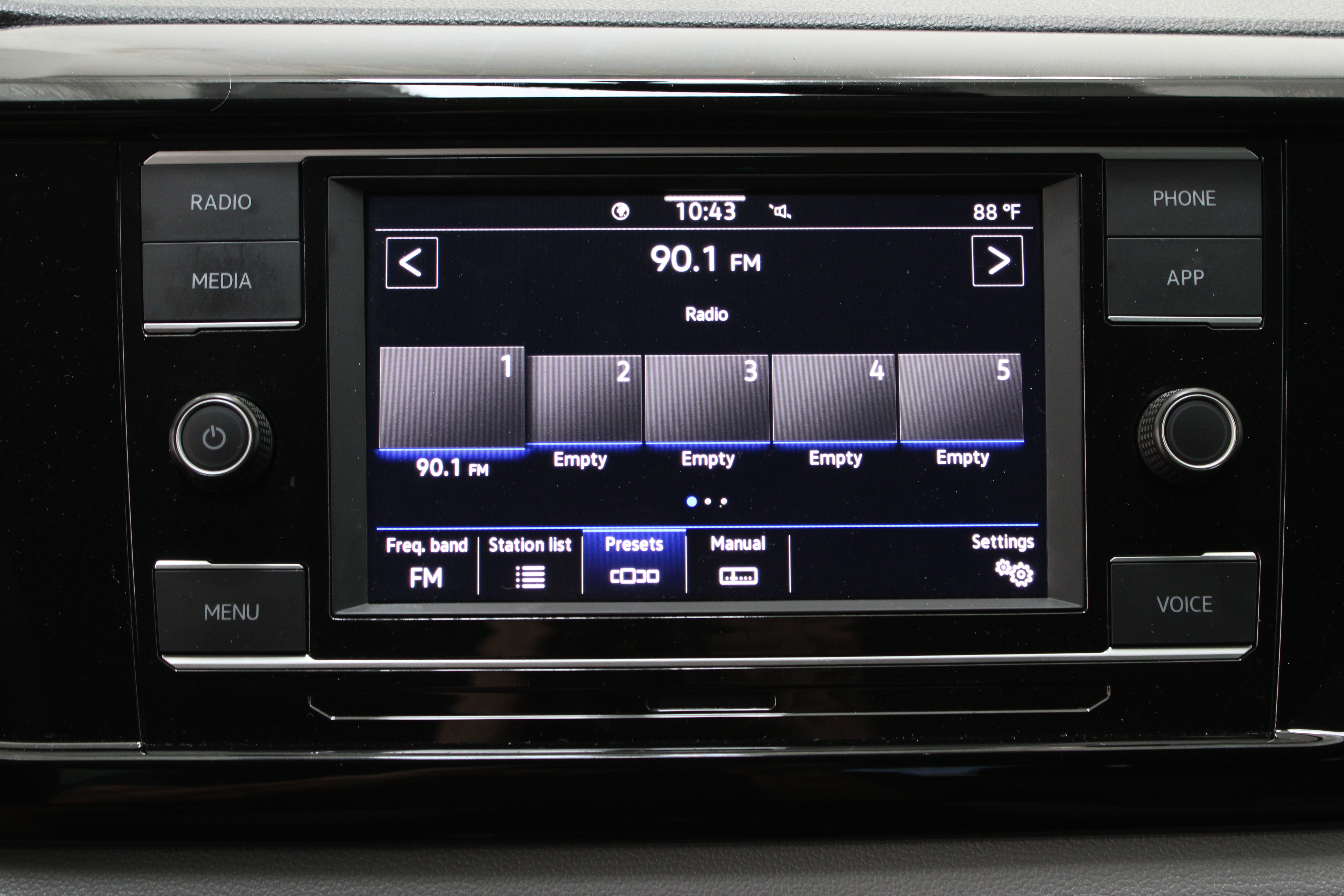 Used 2022 Volkswagen Taos S FWD image 18