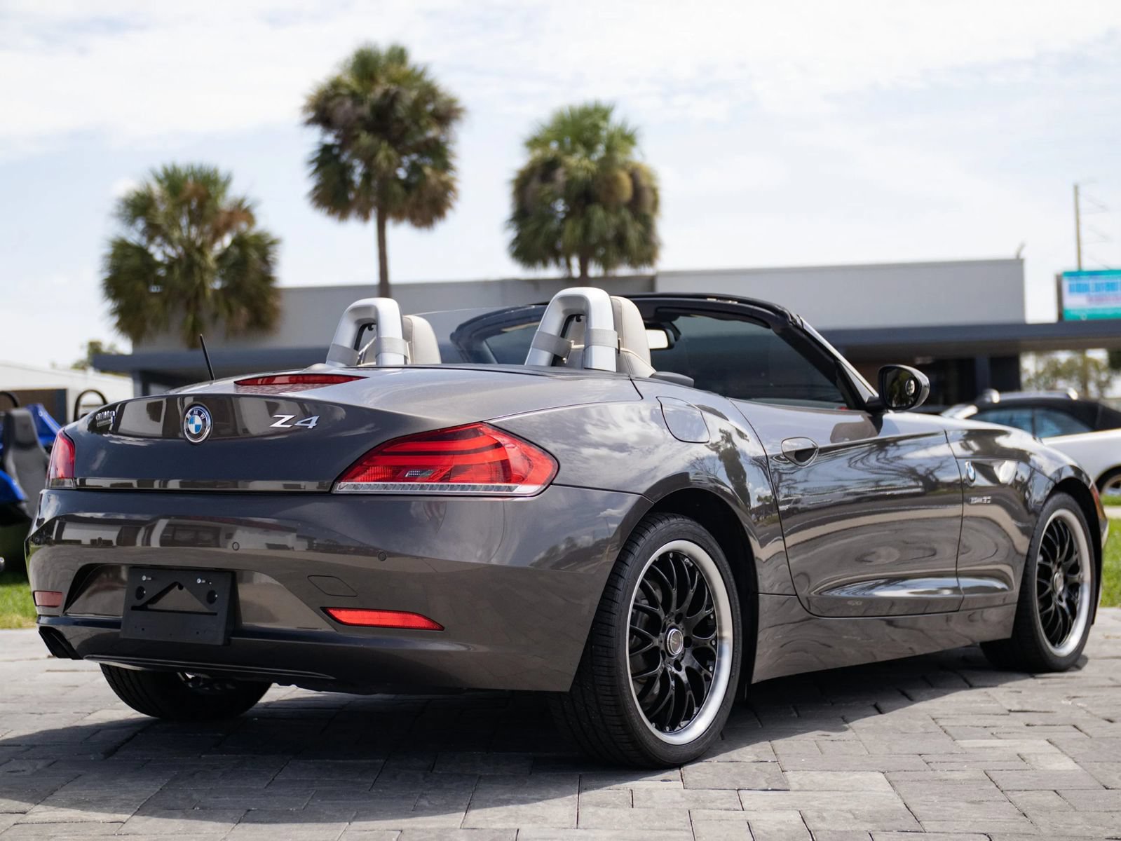 Used 2011 BMW Z4 sDrive30i RWD image 8