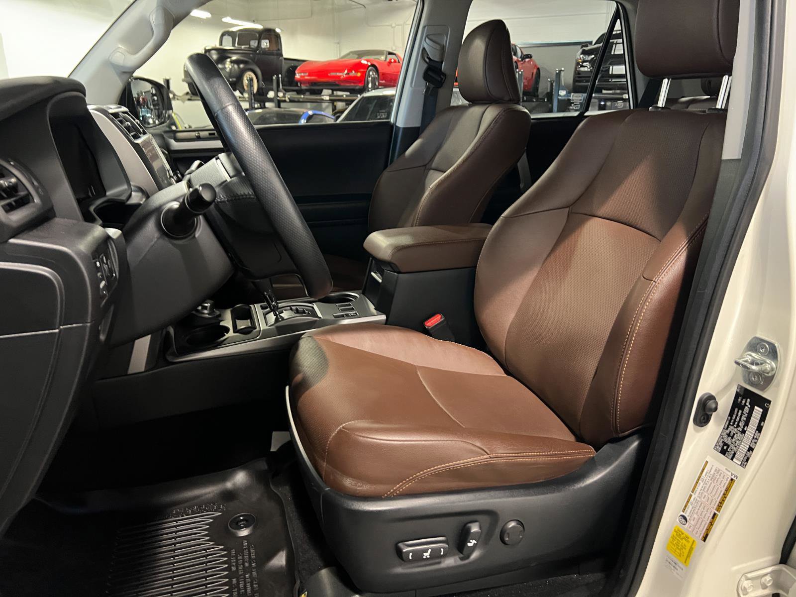 Used 2023 Toyota 4Runner Limited image 9