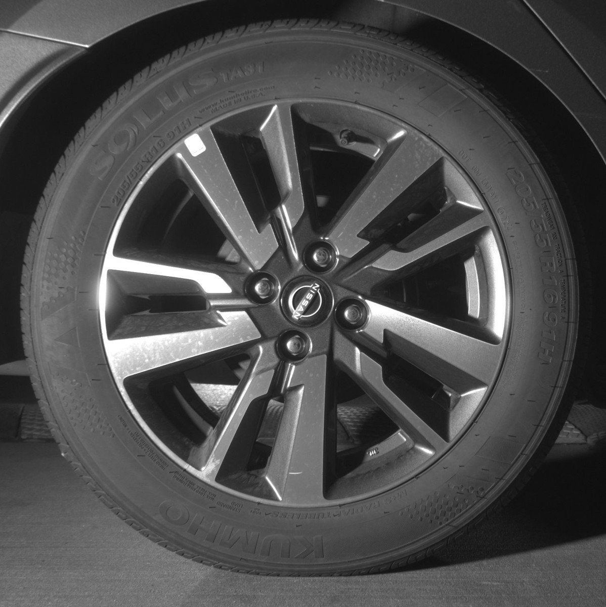 Used 2025 Nissan Versa SV image 15