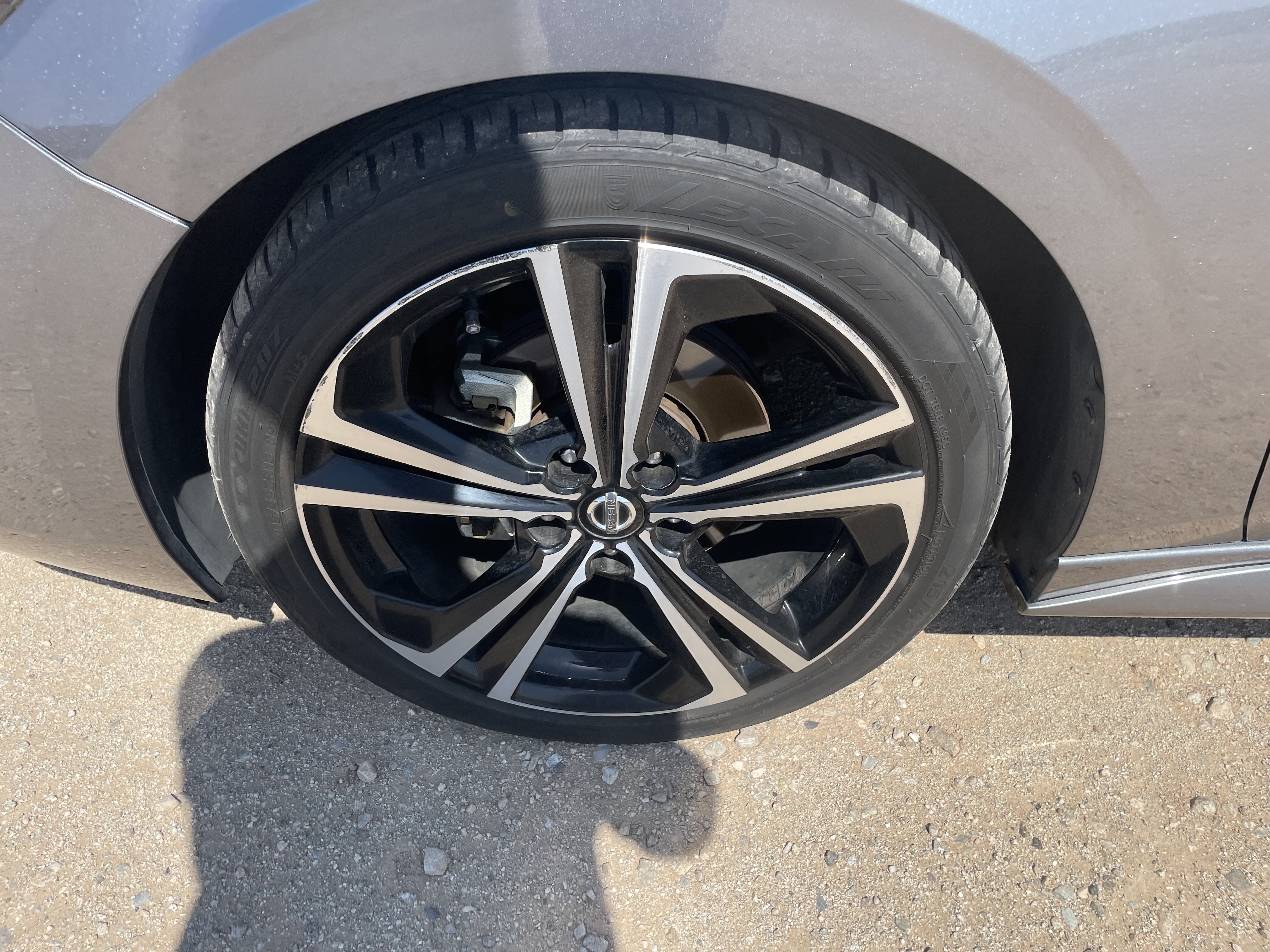Used 2022 Nissan Sentra SR w/ SR Premium Package FWD image 9