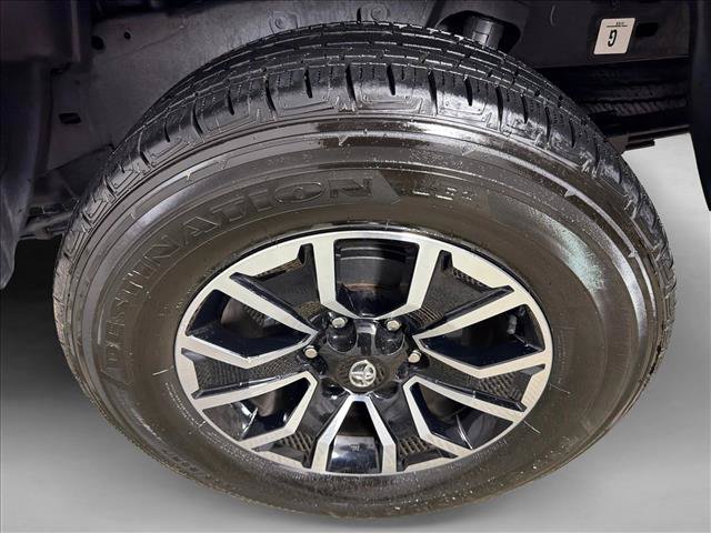 Used 2023 Toyota Tacoma TRD Sport w/ TRD Premium Sport Package AWD/4WD image 21