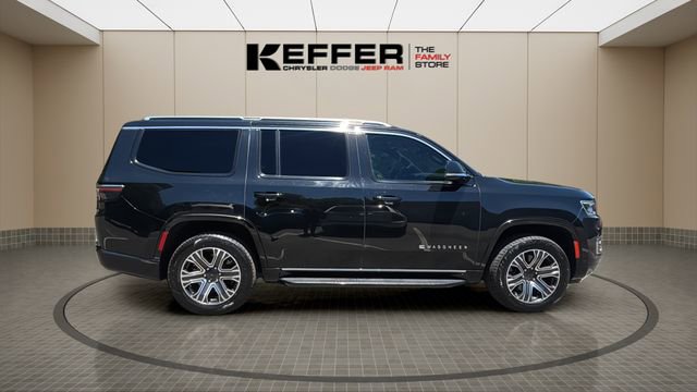 Certified 2024 Jeep Wagoneer Series II w/ Flexible Seating Group RWD image 7