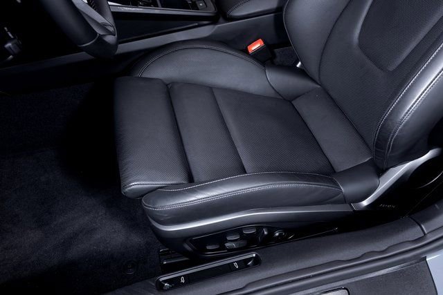 Used 2023 Porsche 911 Carrera GTS w/ Premium Package image 17