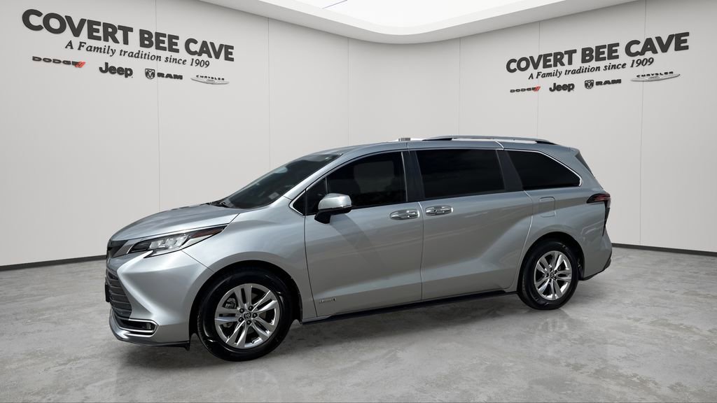 Used 2021 Toyota Sienna Limited image 4