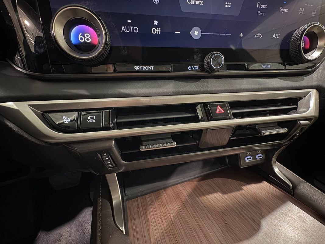 Used 2024 Lexus RX 350 image 23