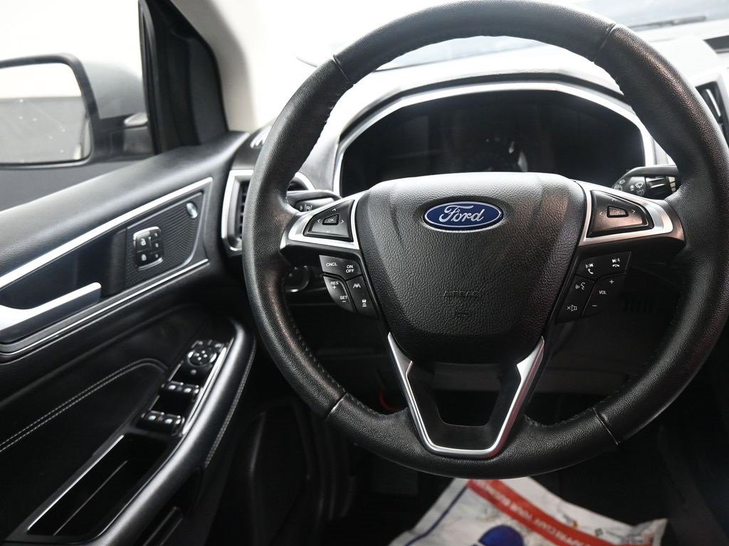 Used 2020 Ford Edge Titanium image 15